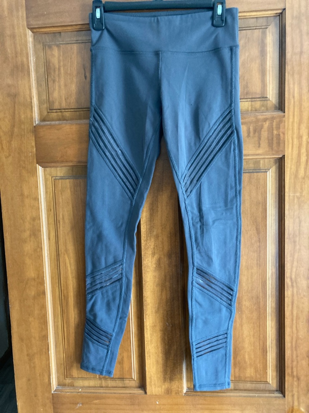 ALO yoga dark charcoal moto leggings